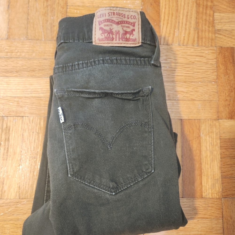 Olive green Levi's 720 jeans size 25